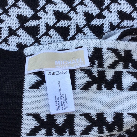 Michael Kors scarf NWOT black and white MK pattern - Picture 3 of 4
